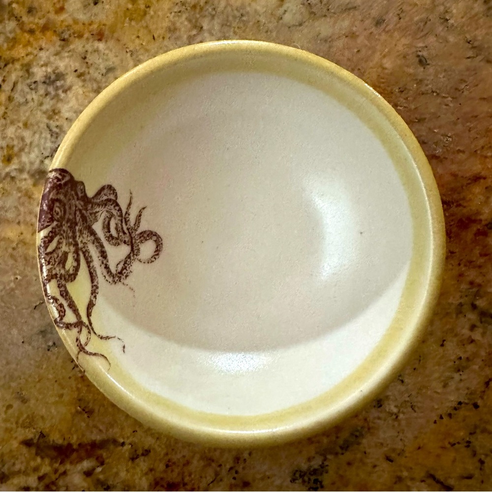 NEW MICHELLE PHANEUF CERAMICS Teeny Bowl Octopus Handcrafted in RI OOAK signed